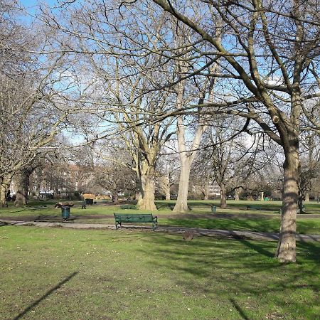 Apartment With Private Patio, And Park Across The Road (Adults Only) London Eksteriør bilde