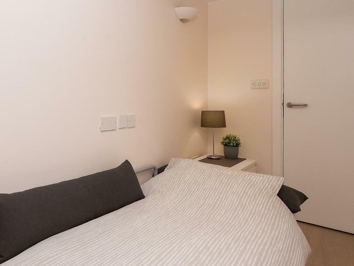 Apartment With Private Patio, And Park Across The Road (Adults Only) London Eksteriør bilde