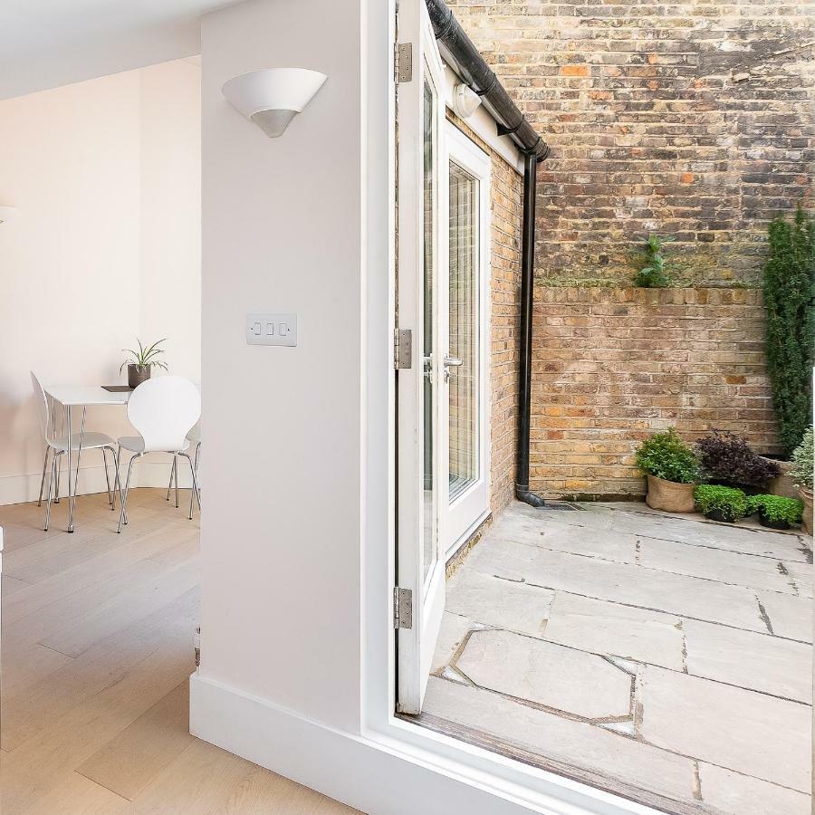 Apartment With Private Patio, And Park Across The Road (Adults Only) London Eksteriør bilde